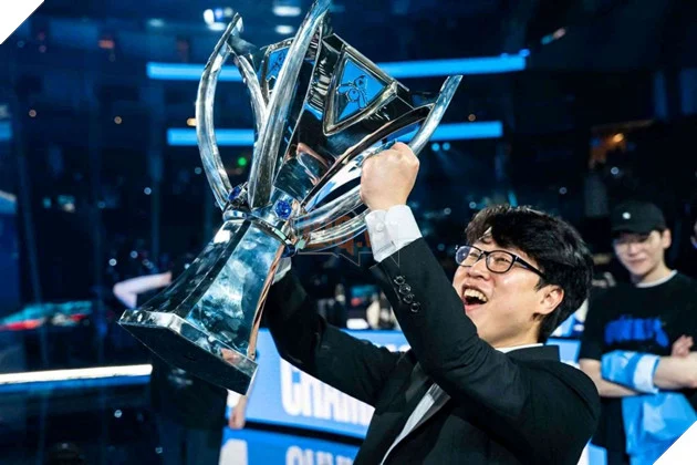 HLV mới DRX vô địch